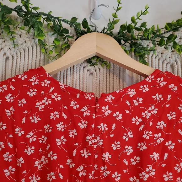 J.CREW Red Dainty Floral Faux Wrap Short Sleeve V Neck Ruffle Mini Dress sz 00 - Picture 8 of 9